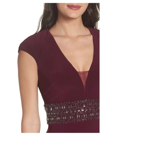 NWT Xscape Bead Embellished Cap Sleeve Gown‎ Wine Red [ SZ 2 ] - Picture 3 of 6